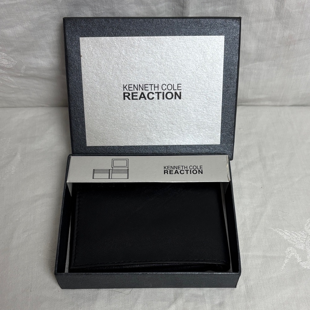 NIB Kenneth Cole Reaction Black Men's Bifold Wallet